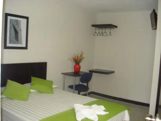 Casa Hotel Madison Medellin 3*,  Colombia
